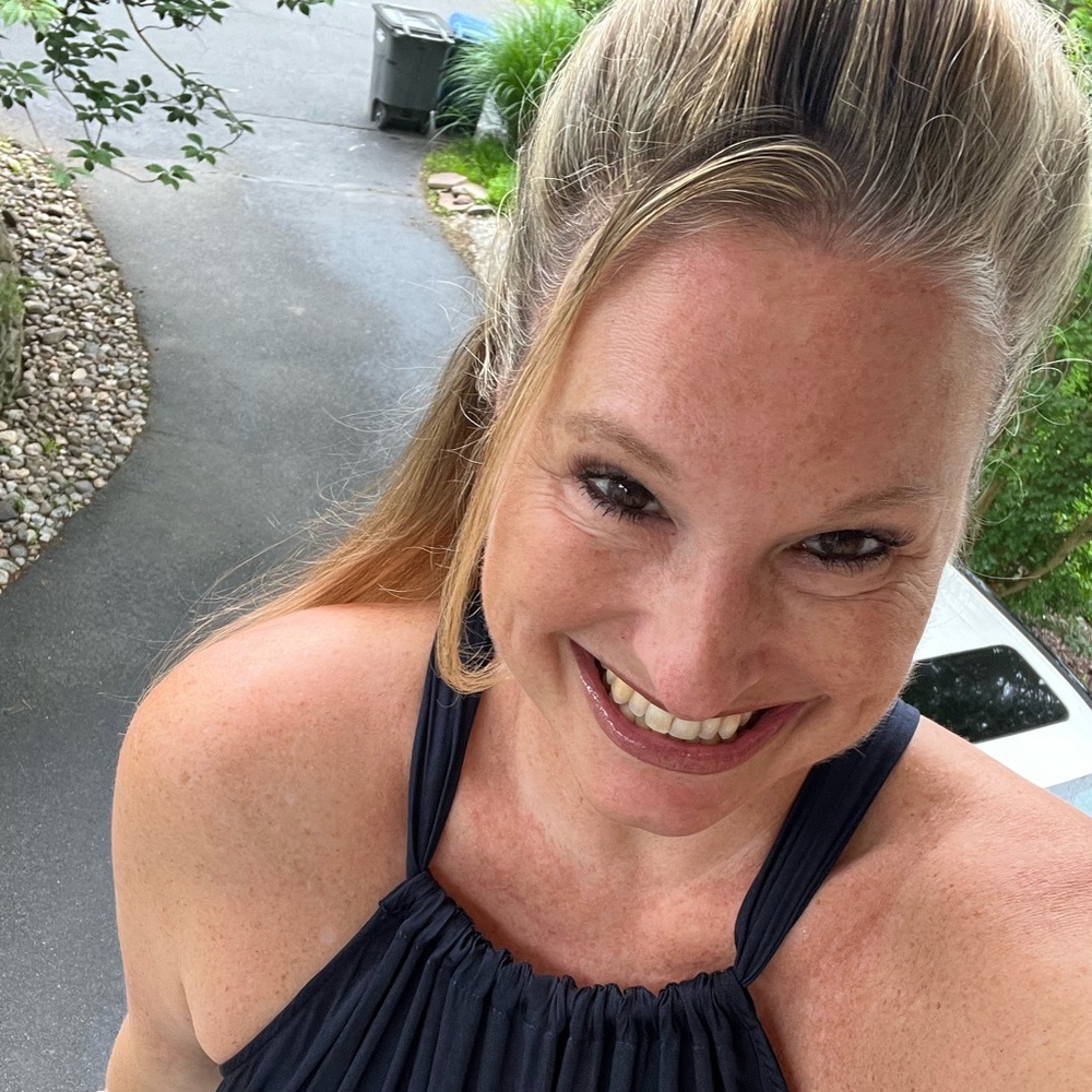 Meet your Posher, Liz
